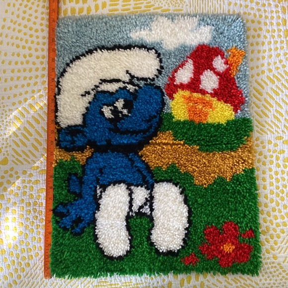 80s Smurf Mushroom 🍄 Latch hook wall Hanging - Picture 2 of 6